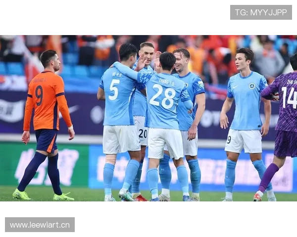 半场战报武汉三镇暂0比1落后深圳新鹏城埃杜加西亚连场破门杨一鸣染红